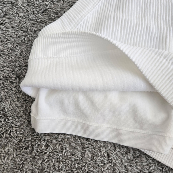 Aerie Superchill Seamless High Neck Bra Top. White. Size Large. New. - Picture 4 of 9